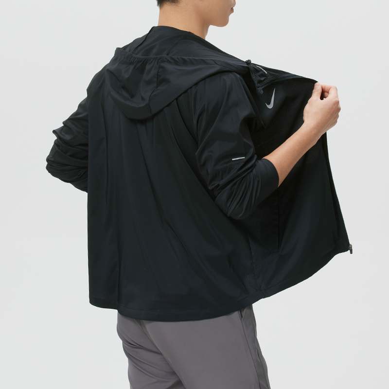 Nike Men's Sportswear Running  - огляд і ціна Running Gear Nike